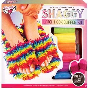 NWT Shaggy Latch Hook Slipper Kit